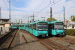 VGF Bombardier U5-25 Wagen 815 trifft auf Wagen 830 am 06.10.18 in Frankfurt Heddernheim vom Bahnsteig aus fotografiert