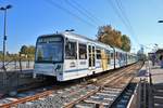 VGF Bombardier U5-50 Wagen 879 Possmann Apfelwein Vollwerbung am 16.10.18 in Frankfurt am Main Industriehof