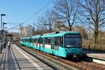 VGF Bombardier U5-25 Wagen 653 am 29.03.19 in Frankfurt Industriehof 