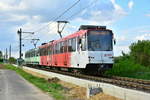 Der zweiterstellte Bonner B-Wagen 7573 und B-Wagen 9355 auf dem Weg von Köln nach Bonn in Merten am 26.04.2018.