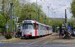 Abschied von den GT8SU der Düsseldorfer Rheinbahn: Am 20.05.2021 sind der GT8SU 3210 und ein weiterer GT8SU in der Endhaltstelle am Neusser Hauptbahnhof angekommen. Ab 2011 erhielten die Fahrzeuge eine neue Lackierung (die ihnen m. E. weniger gut stand als die ursprüngliche Farbgebung).