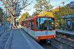 VGF Düwag U3 Wagen 151 glänzt wieder in Orange/Beige.