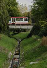 In Dortmund-Obernette überquert der B80C/8 351 am 15.10.2019 den Nettebach