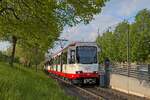 Am ersten Einsatztag stehen Wagen 366 und 365 abfahrbereit an der Haltestelle Eierkampstraße (23.04.2024) 