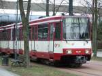 Ein U-Bahnzug der U74 am 19.03.2010 zwischen Bahnhof Benrath und Schlo Benrath.