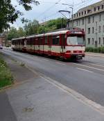 Neuss Dsseldorfer Strasse Wagen 3216 mit einem unbekannten Bruder kommt in Richtung Dsseldorf gefahren auf der Linie U75.