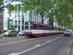 Dsseldorf: Die U79 nach U-Bahnhof Duisburg Duissern an der Haltestelle Derendorf Theodor-Heuss-Brcke.(2.7.2012)     