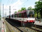  Dsseldorf: Die U75 nach Dsseldorf-Eller Vennhauser Allee an der Haltestelle Dsseldorf-Oberkassel Luegplatz.(12.5.2013) 