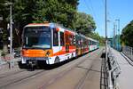 VGF U-Bahn Frankfurt Bombardier Flexity Swift U5-25 Wagen 695 auf der Linie U5 am 10.08.24. Auch bekannt als Feuerwehr U-Bahn da Sie zum 150 Jährigen Jubiläum der Berufsfeuerwehr Frankfurt wirbt