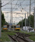 Unter Strom -    Zwei Stadtbahnzüge der Stuttgarter Linie U6 an der Endhaltestelle Fasanenhof Schelmenwasen.