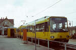 TW 3002 war einer der ersten neuen Stadtbahnwagen in Stuttgart. Er wurde auf der Straßenbahnlinie 3 zwischen Vaihingen und Plieningen zunächst im Wechsel mit den Straßenbahnzügen eingesetzt. Er befindet sich hier vor dem früheren Filderbahn-Bahnhof Möhringen.