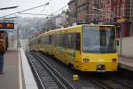 U7 in Richtung Killesberg bei der Ausfahrt aus der Station Bopser.