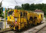 Gleisstopfmaschine Plassermatic 08-275 ZW der Firma Leonhard Weiss an der Stadtbahnhaltestelle Mnster-Kraftwerk der Linie U 14 der SSB-AG.