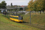 Grüner Einschnitt -

Ein Zug der Linie U7 auf dem Weg nach Ostfildern-Nellingen in der Einschnittstrecke zwischen den Stationen Zinsholz und Parksiedlung. 

08.10.2009 (M)