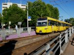 TW 3357/3358 der SSB-AG als U1 Vaihingen am 15.09.2011 bei Ausfahrt nach Halt der Haltestelle Stuttgart - Augsburger Platz.