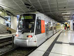 Rheinbahn Düsseldorf Linie U71 nach Benrath Betriebshof in Pempelforter Straße, 18.04.2020.