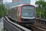 U-Bahntyp DT5 der Hamburger Hochbahn. Aufgenommen am 11.07.2015 / U-Bahnhof Hamburg Landungsbrücken.