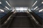 Der Weg zum Tageslicht -     Treppenaufgang der neuen U-Bahnstation Überseequartier an der Hamburger U-Bahnline 4.