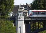 Aufwendiger Pfeilerschmuck - Baujahr 1914 - an der U1-Brcke ber der Alster.