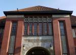 Das wohl schönste Empfangsgebäude der Hamburger Hochbahn: die Haltestelle  Mundsburg  - erbaut 1912, kaum beschädigt im Feuersturm 1943, vor knapp 30 Jahren aufwändig restauriert.  13.3.2014