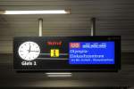 Heute wurden in Mnchen zwei neue U-Bahnhfe eingeweiht: Ein letztes Mal zeigt die Anzeige an der Universitt `OEZ´