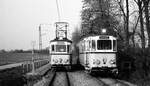 END Straßenbahn Esslingen-Nellingen-Denkendorf__Tw 8 [ME 1929] und Tw 2 [ME 1926] in der Ausweich-Haltestelle 'Krähenbach' zwischen Nellingen und Scharnhausen.