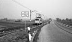 END Straßenbahn Esslingen-Nellingen-Denkendorf__Die aber auch nach Scharnhausen und Neuhausen fuhr. Tw 5 [ME 1926] von Neuhausen kommend am Ortsrand von Nellingen.__04-03-1976 