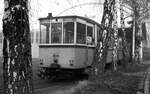 END Straßenbahn Esslingen-Nellingen-Denkendorf__Die aber auch nach Scharnhausen und Neuhausen fuhr. Nellingen im Nebel. Vor der Wagenhalle Bw 22 [ME 1926] und Bw 35 [ME 1952].__02-03-1976 