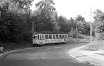 END Straßenbahn Esslingen-Nellingen-Denkendorf__Die aber auch nach Scharnhausen und Neuhausen fuhr. Solo Tw 5 [ME 1926] kommt vom Zollberg herab.__18-06-1976 