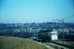 END Straßenbahn Esslingen-Nellingen-Denkendorf__Tw 2 fährt nach der Haltestelle 'Hagenäcker' talwärts nach Scharnhausen.__01-04-1976