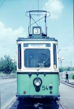 Straßenbahn Reutlingen__Tw 54 [ME 1928] auf Linie 3 an der Endstation Altenburg.__Mai 1970