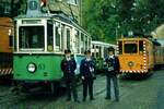 Straßenbahn Reutlingen__Die Straßenbahn in Reutlingen verkehrte das letzte Mal (auf den Linien 1 und 2) am 19. Oktober 1974. Fahrpersonal mit Tw 63 und ATw 27 im Bf Eningen ein paar Stunden vor dem Ende der Reutlinger Straßenbahn.....__19-10-1974