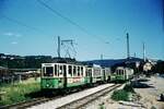 Straßenbahn Reutlingen__Die Straßenbahn in Reutlingen verkehrte das letzte Mal (auf den Linien 1 und 2) am 19. Oktober 1974. Andere Blickrichtung beim Südbhf. Begegnung von zwei 3-Wagen-Zügen.__29-07-1974 