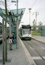 Augsburg Stadtwerke Augsburg SL 4 (Siemens NF8 865) Oberhausen, Augsburg Nord am 17. Oktober 2006. - Scan eines Farbnegativs. Film: Kodak FB 200-6. Kamera: Leica C2.