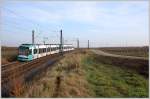 6MGT-Tandem legt sich auf der berlandstraenbahnlinie 4 (der frheren Rhein-Haardtbahn) zwischen Friedelsheim und Bad Drkheim in die Kurve.