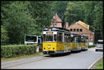 Nach einer Zugkreuzung am Depot der Kirnitzschtalbahn macht sich hier TW 4 mit zwei Beiwagen auf den Weg zum Endpunkt Lichtenhainer Wasserfall!