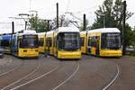 BERLIN, 23.06.2017, drei auf ihren nächsten Einsatz wartende Straßenbahnzüge in der Haltestelle Ahrensfelde Stadtgrenze (End-/Starthaltestelle für die Linien M8 und 16)