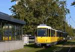 04.09.2017, Berlin, Am Tierpark. Tatra KT4DM auf der Linie 37 erreicht die Haltestelle U Tierpark.