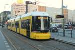 Berlin BVG SL M2 (Bombardier-GT6-12ZRK 4031) Karl-Liebknecht-Strasse (Hst. Memhardstrasse) am 28. Februar 2015.