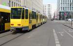 Berlin BVG SL M6 (KT4D 6002) Mitte, Bernhard-Weiss-Strasse am 12. April 2015.