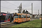 Der Oldtimer Triebwagen 7756 der Braunschweiger Verkehrs GmbH war am 15.12.2024 vormittags im Sondereinsatz bei einer Stadtrundfahrt. Hier ist der Triebwagen gerade an der Endhaltestelle Stöckheim angekommen.