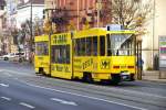 COTTBUS, 01.11.2008, Straßenbahnzug 169 als Tramlinie 4 in Richtung Neu Schmellwitz in der Haltestelle Wilhelm-Külz-Straße; Umleitung aufgrund von Bauarbeiten auf der Stammstrecke