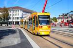 HEAG mobilo Straßenbahn Darmstadt Adtranz ST13 Wagen 9871 am 07.09.24 in der Innenstadt