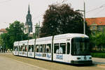 06.05.2006 DVB Tw 2507 der Linie 8 am Albertplatz (Warum musste der eigentlich nach dem Ende der deutschen Teilung seinen Namen  Platz der Einheit  abgeben???).  