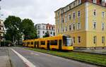 DVB Dresden__NGTDXDD auf Linie 2 nahe Hebbelplatz stadteinwärts unterwegs.__07-2024