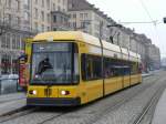 Dresden - Strassenbahn Nr.2528 unterwegs auf der Linie 1 am 10.12.2008