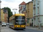 In der Warthaer Straße erreicht Linie 1 nach Prohlis die Station Cossebauder Straße. 29.6.2014