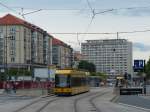 Zwischen Altmarkt und Postplatz ist die Linie 2 nach Gorbitz unterwegs.