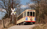 Am 7.4.2013 steht Tw 107 der Bergischen Museumsbahn an der Haltestelle Greuel.
