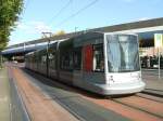 Rheinbahn Linie 701 an Haltestelle Bf Dsseldorf-Benrath in  Richtung Dsseldorf Stadtmitte.(13.10.2007)